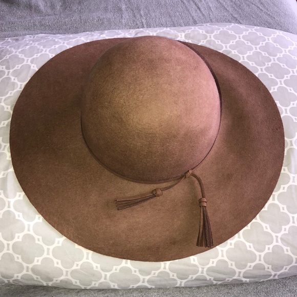Brand New! Stylish Hat - Picture 1 of 3